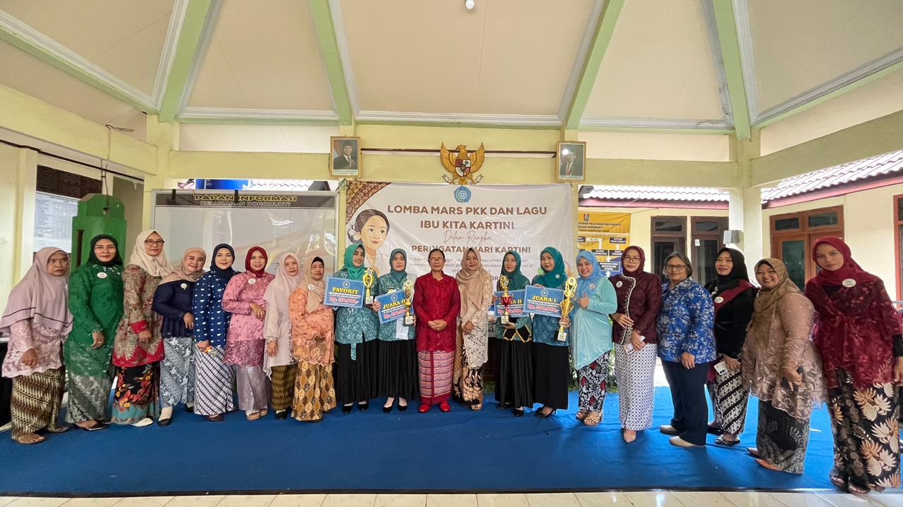 LOMBA PADUAN SUARA PKK KELURAHAN DOROMUKTI